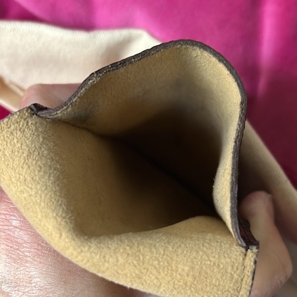 Authentic (MI1904) Louis Vuitton Glasses Case - Picture 9 of 14